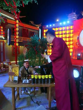 房岩小哥直播名场面~带货茶叶礼盒!!#房岩小哥  #茶叶  #召唤茶友  #房岩小哥直播回放  #好物推荐🔥