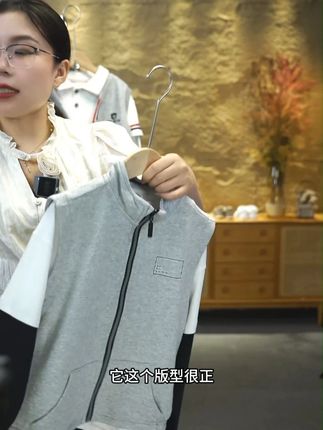 早秋薄款小马甲,简约时尚儿子太爱了 #高品质童装#潮童必备#源头工厂#童装直播#亲子穿搭