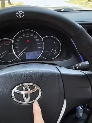 丰田汉兰达凯美瑞荣放威兰达卡罗拉方向盘套真皮翻毛碳纤汽车把套#丰田方向盘套 #真皮翻毛套 #汽车把套 #丰田配件 #方向盘保护