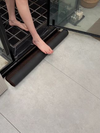 真的好用 这张#亚麻 #浴室垫 不仅遇水能瞬间吸收,背面还是橡胶防滑底部,铺在浴室真的很适合#地垫 #防滑