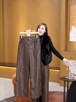 #时髦阔腿裤 #皮裤 #皮裤穿搭 #皮裤阔腿裤 #阔腿皮裤