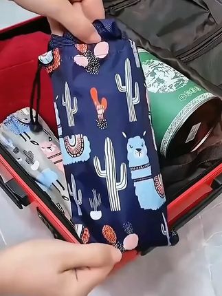 出差用折叠盆泡脚,既舒服又卫生,容量很大,洗衣服洗脸都没问题 #泡脚桶 #旅行好物 #折叠泡脚桶 #折叠盆