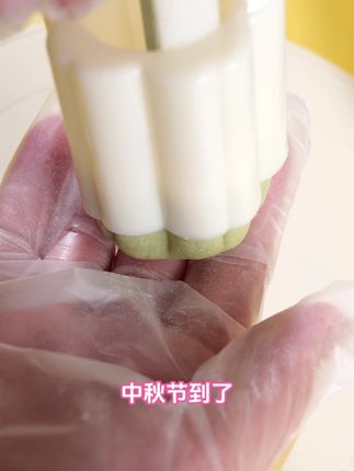 #冰皮月饼diy #自制月饼 #中秋必备美食 #彩色冰皮月饼 #新手小白也能做