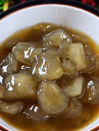 天气一热,就喜欢煮绿豆糖水,加上薯粉粒 Q弹软糯,好好吃! #薯粉粒绿豆汤 #薯粉粒