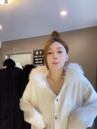 1290松弛感卡其色连帽毛衣今年流行的爆款新款外套巨好看洋气 #高级感穿搭#谁穿谁好看#气质穿搭#ootd穿搭#无限回购的宝藏单品