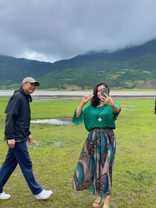旅行自拍技巧,简单易学,轻松拍出氛围感照片 #手机摄影 #人像摄影 #八爪鱼支架 y