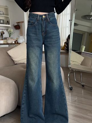 秋冬就要穿这种包容性好的牛仔裤 #显高显瘦显腿长 #显瘦穿搭 #百搭神裤 #牛仔裤 #面料柔软舒适