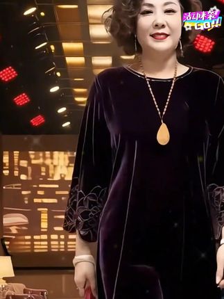 2025新款女士高端妈妈秋冬圆领刺绣洋气连衣裙丝绒宽松大码长款裙子。 #新款连衣裙 #丝绒连衣裙 #大码连衣裙 #秋冬连衣裙