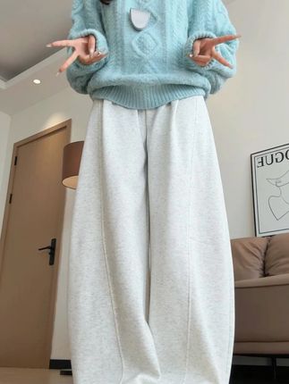衣柜怎么能少了这条裤子呢#暖系流光冬日户外穿搭 #谁穿谁好看 #今天穿什么 #秋冬穿搭 #黛纺