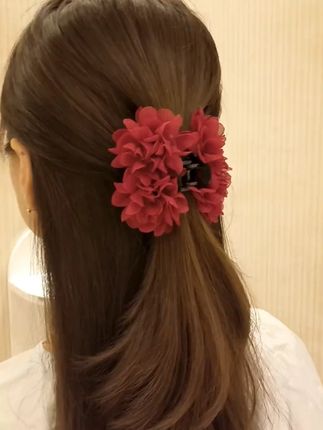 #头饰发饰 #日常发型 #头饰搭配 #简单好看发型 #玫瑰花抓夹