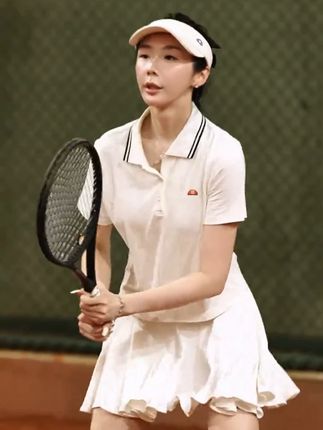穿得够飒,ACE来得更快! #网球 #运动女孩 #网球穿搭 #运动穿搭