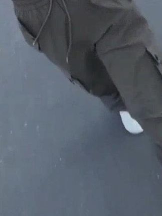 军绿色工装裤女款秋季2025爵士舞显瘦窄版直筒小个子降落伞兵