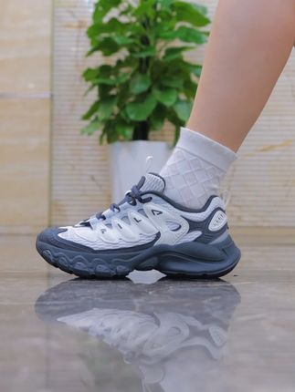 #斐乐 透气网孔,渐变色设计,鞋底软弹,上脚增高4公分,新款的蘑菇鞋来啦! #好穿又好搭 #哎呦喂你鞋真好看 #好鞋推荐
