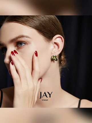 Jay 合金耳饰 栀子花耳钉女2025年新款爆款小众设计感不对称耳环#合金耳饰 #栀子花耳钉 #小众耳环 #女生饰品 #新款爆款