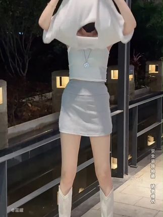 好慵懒好随意!版型很正遮肉显瘦!轻松get夏日极简穿搭#夏季新款#显瘦t恤#慵懒风穿搭#宽松版型#显瘦穿搭