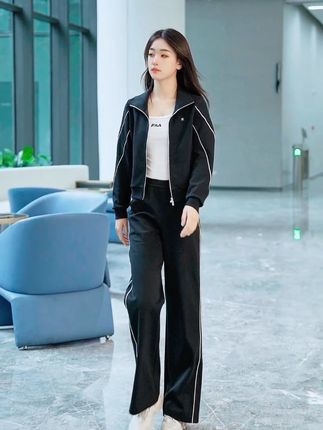 对过往一笑嫣然, 对当下满怀热忱, 对未来温柔坚定。 #FILA#显瘦显高#轻奢女装#显瘦穿搭#气场全开