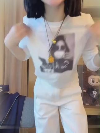 【咖啡女孩】2025早秋新款后背字母咖啡女孩长袖T恤上衣LK2506449#女生秋季外套爆款2025新款 #气质范 #高级感穿搭 #气质穿搭 #2025早秋新款长袖T恤女