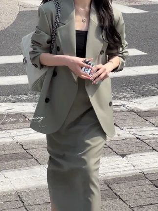 #张予曦毕雯珺真拍了红裙抱 #深情眼 #张予曦 #毕雯珺
