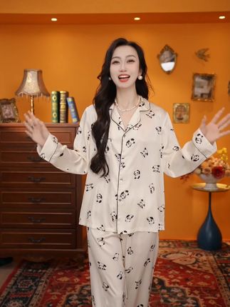 窗帘缝隙透进的晚风,与睡衣撞色成冷暖对剪,一秒完成文艺开场#睡衣家居服