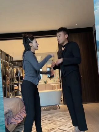 徐太浪专属~拯救不wan美腿型~西装哈伦裤女冬季加绒高腰显瘦 姐妹们要的秋冬加绒裤来啦,面料全面升级,卡码一定拍大,嘎嘎显瘦#烟管裤  #直筒裤  #女裤穿搭  #女裤推荐  #显瘦显高显腿长