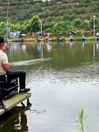 川泽鱼竿蛮牛鲢鳙竿碳素钓竿轻硬远投鱼杆台钓手杆大物杆钓鱼装备 #蛮牛鲢鳙竿 #钓鱼 #鲢鳙竿 #蛮牛鲢鳙全民争霸赛 #钓鱼的乐趣只有钓鱼人懂