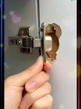 家里柜门时间久了容易脱落,有了这个合页修复板,安装简单,结实耐用,老婆都夸我买的好。#柜门修复板#合页修复板