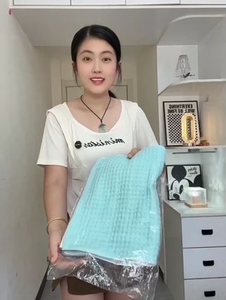这是一条不发干,用不臭的抗菌速干毛巾 这是一条速干,用不臭的抗菌纯棉运动毛巾#毛巾 #家居好物推荐 #洁丽雅