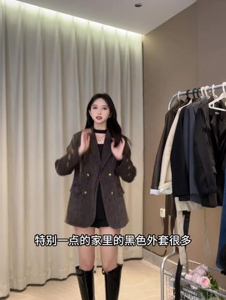 2025年新款雪尼尔秋季西装外套复古显瘦气质开叉西装外套女#2025新款 #雪尼尔 #西装外套 #显瘦 #复古