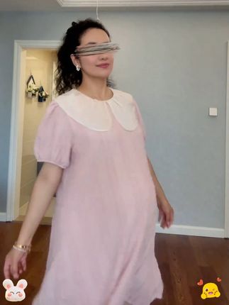 孕妇夏季新款甜美时尚娃娃领肌理感减龄短袖连衣裙夏天裙 孕妇夏季新款甜美时尚娃娃领肌理感减龄短袖连衣裙夏天裙子#孕期记录  #孕妇装  #孕期穿搭  #孕妇裙夏款  #孕妈穿搭