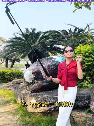 以前的自拍杆都买错了,这个才是真的好用,一步到位,跟拍云台+自拍杆+直播支架+手机提词器,一个就搞定啦