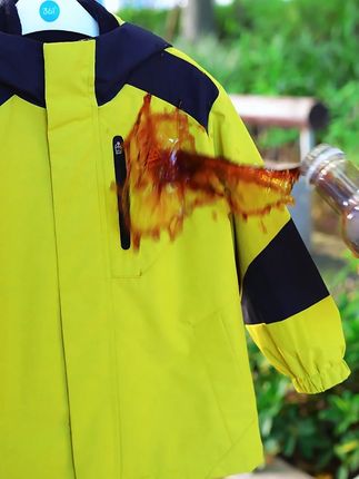 娃雨天出门不狼狈!防水又轻便,跑跳超自在~#高品质童装 #户外穿搭 #潮童穿搭 #国庆出游穿搭