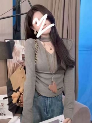 辣妹风短款常规款长袖设计款V领T恤打底衫女士纯色网红#谁穿谁好看 #显瘦穿搭 #高级感穿搭 #时髦精 #ootd穿搭