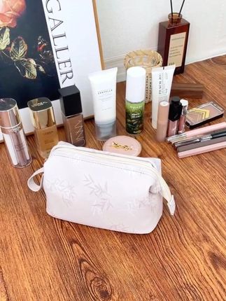 救命呀!这个新中式补妆包也太精致了吧,简直长在我心巴上了! #化妆包#化妆包推荐#收纳包#出门必备#女包推荐  宇