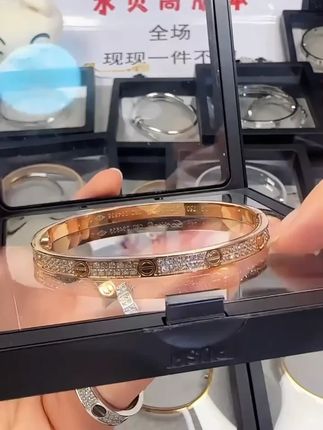 合金手镯 卡宽版十四无LOVE经典款手镯丝巾精工版 #好物推荐 ? #腕表分享 #美出高级感 #总有一款适合你 #首饰分享