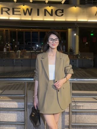 2025年秋季潮流宽松小西装外套女百搭设计师韩版短裙西服裙裤子#减龄显瘦穿搭  #时尚气质穿搭  #高级感穿搭  #时尚套装 #秋季新款