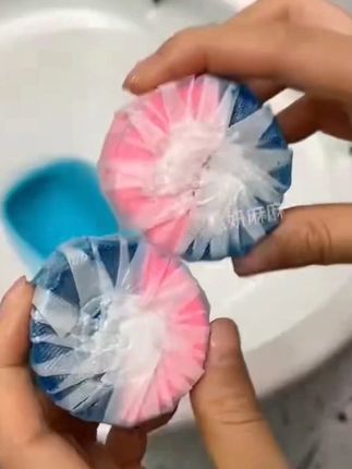 双色花香马桶清洁蓝泡泡#洁厕块 #方便清洁留香