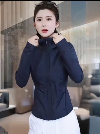 #舒适面料 #极简轻奢风的高级感 #外套穿搭 #宽松有范 #休闲减龄穿搭