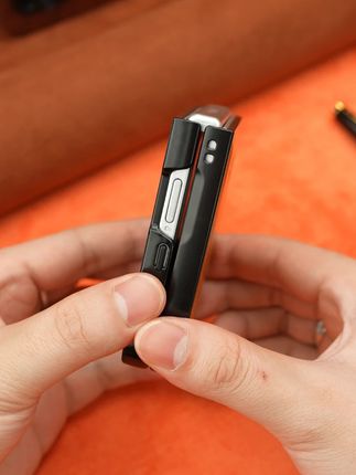 彰显独特风格 疯马纹磁吸手机壳 适用于#三星zflip7  细腻高端皮纹 才符合你的品位 自带磁吸功能#小折叠#磁吸手机壳#3c好物推荐#三星手机壳