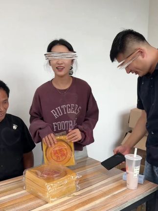 马上中秋节啦,小孟哥的经典黄金万两给大家再来一波,软糯香甜,老少皆宜,姐妹们快来吧!#软糯香甜 #强烈推荐 #月饼