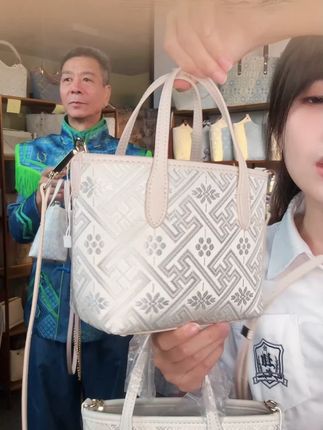广西非遗百搭托特包俏皮可爱风斜跨手提单肩 #包包种草 #包包 #包治百病 #手工 #手工包