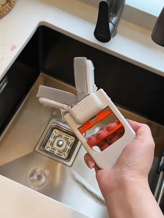 被我找到了这个#迷你海绵拖把 还是第一次见!好好用!单手就能操作不用洗抹布手都不用沾水!脏了清水冲一冲就干净!#免手洗拖把 #迷你小拖把