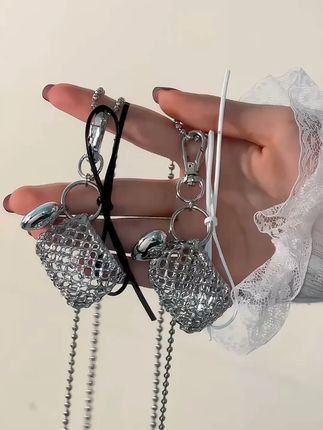 好可爱的镂空包包项链,确定不来一条吗姐妹 #项链 ##饰品分享 #仙女必备 #小众首饰 #美出高级感