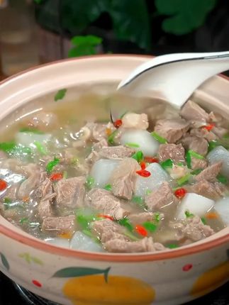 入秋天气渐寒,多吃点牛羊肉,炖牛羊肉千万别乱放食材,像我这样做汤鲜味美,软烂入味 #美食教程 #炖牛肉 #一起学做菜 #萝卜炖牛肉 #羊肉