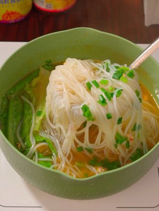 热天没胃口就像我这样煮,一碗解腻的汤米粉#嗦粉 #米粉 #美食 #美食vlog
