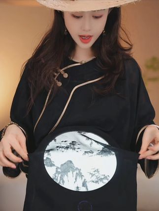 古韵·话少了,可每句都带着分量;人柔了,可该扛的事一样不落 #夏季新款#新国风高级轻奢女装#十三娘#初见十三娘