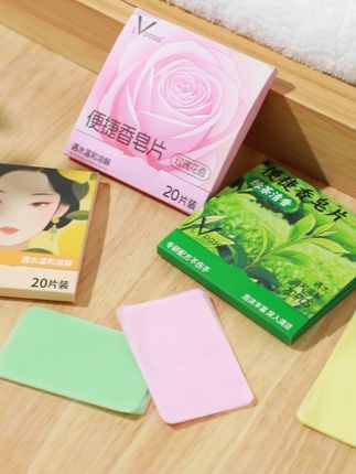 出门在外用香皂片洗手 随身携带方便多了~每天都要勤洗手喔#便携香皂片