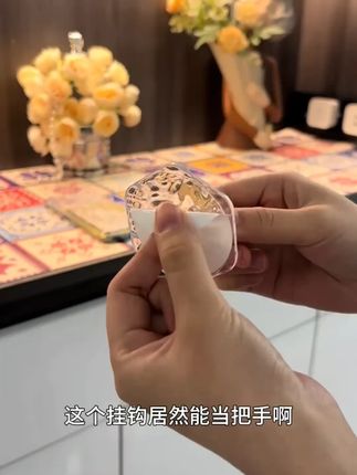 即是挂钩又是把手,一物多用,关键价格便宜,颜值还这么高!#免打孔挂钩 #挂钩 #多功能挂钩推荐 #好物推荐🔥 #居家好物