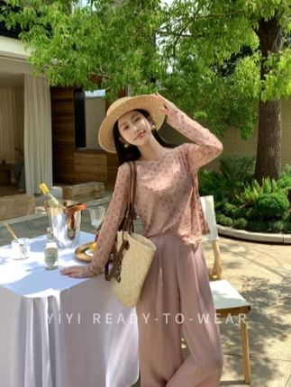 【夏日冰莓】<中秋国庆大狂欢>植绒波点透气小个子上衣阔腿裤子#穿出高级感 #夏季新款 #今日穿搭look #女装 #时髦精