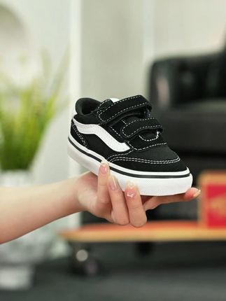 vans儿童推荐 | Vans 新款Brooklyn小童魔术贴,耐穿好脱,软底软面更舒适,和爸爸妈妈一起穿上亲子鞋去炸街吧! #vans #高品质时尚童鞋 #好穿又好搭 #软底软面穿上超舒服#童鞋