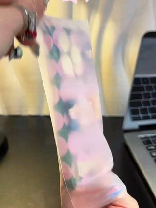 哇~好可爱的小人公仔手机壳~支架打开还有小镜子!好朋友 凭咱俩的关系给我安排一个不过分叭!#阔爱炸了 #少女心爆棚 这个手机壳真的长在我心巴上了 #快分享给你的好友 #仙女必备 #手机壳